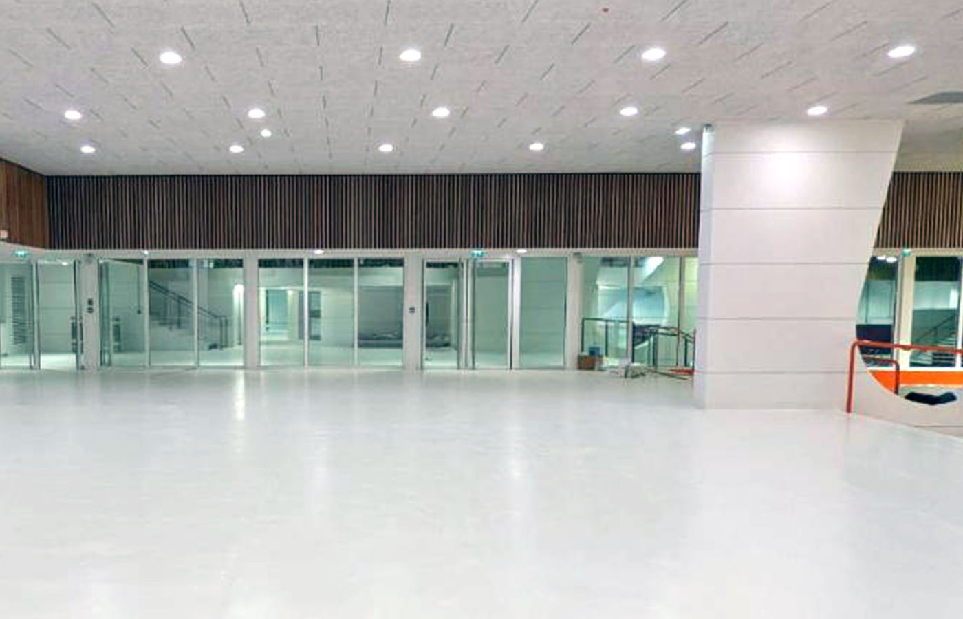 SVF-Réalisation-Complexe-sportif-telemaco-gouin-cloison-fixe-4-couv